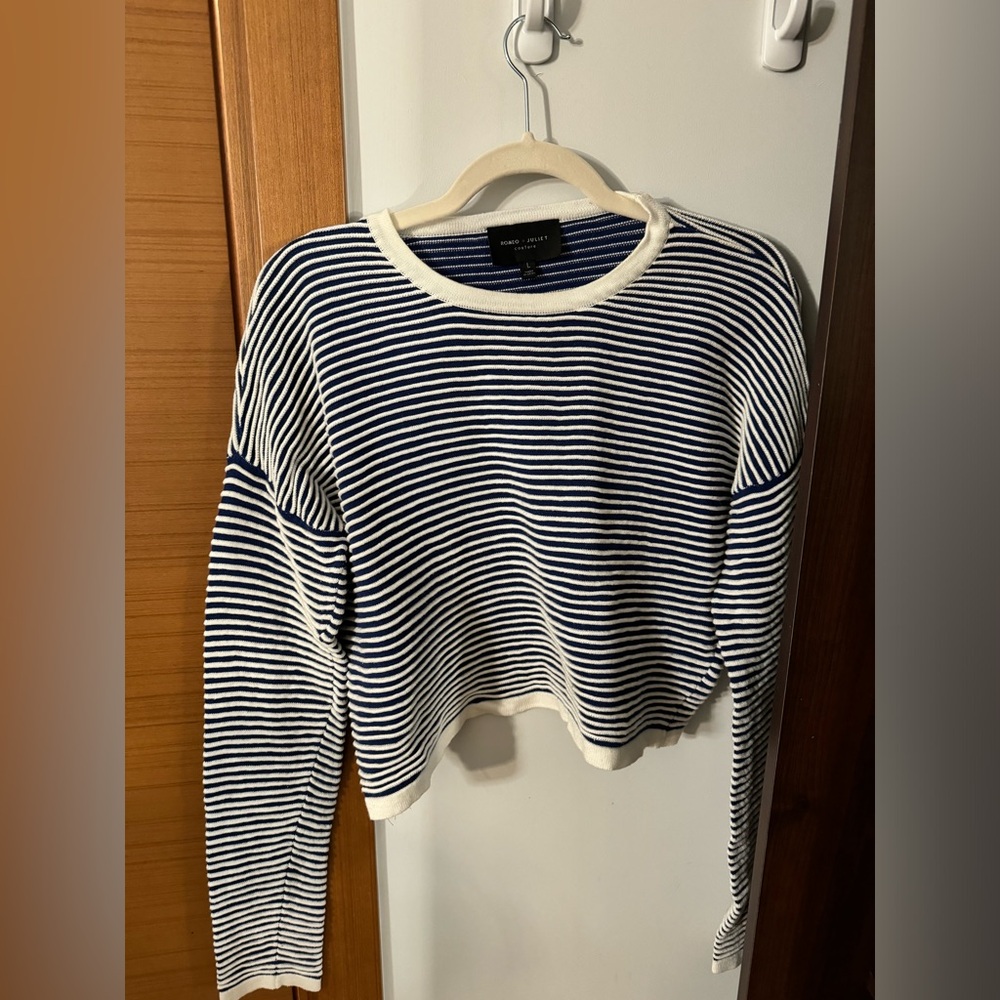 Romeo+Juliet Couture striped sweater. 100% cotton. Size L. Great condition